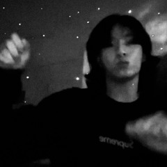 ­230304 Jungkook 정국 Singing Beauty and A Beat by Justin Bieber on Weverse Live Karaoke
