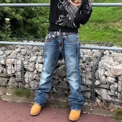 Black Trues ひ (feat. aquariiius, vstar, 0nlinefrndz, & quinsea) [prod. warheart x flesh x taurs]