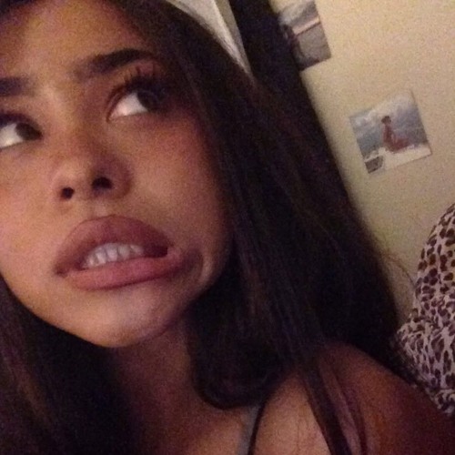 insan yalnız kalamaz