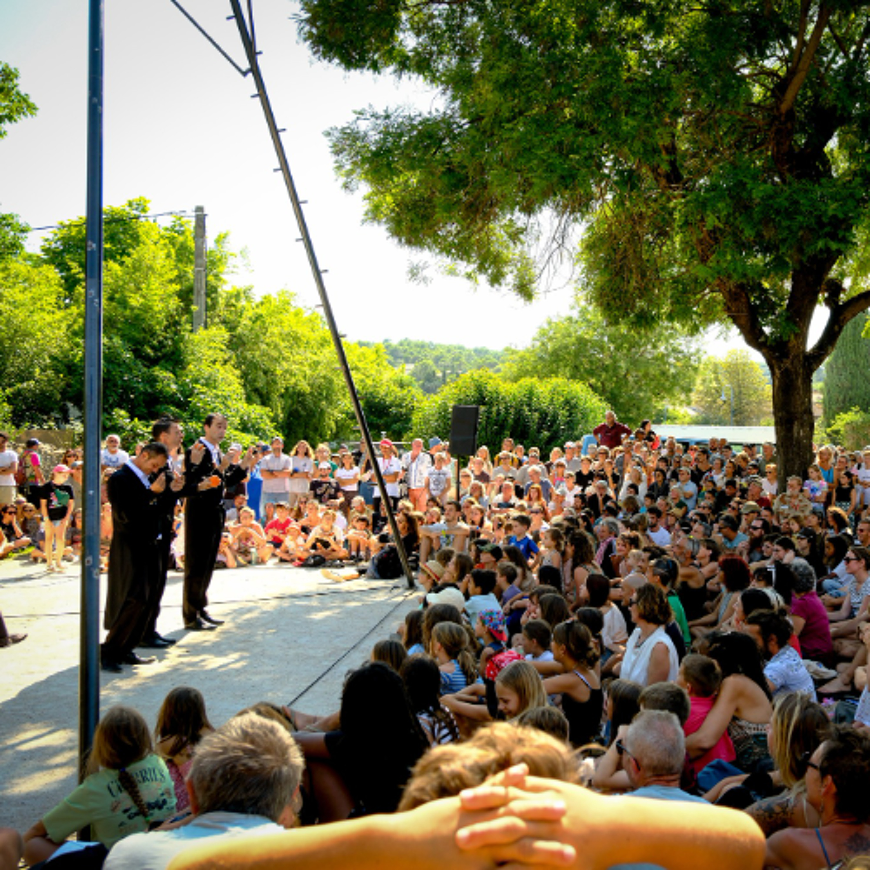 Reportage sur le festival Goud'Vibe 2025 à Goudargues : Bénévoles, artistes, public... episode artwork