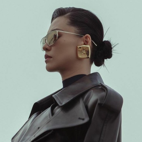 NỮ HOÀNG - BÙI LAN HƯƠNG