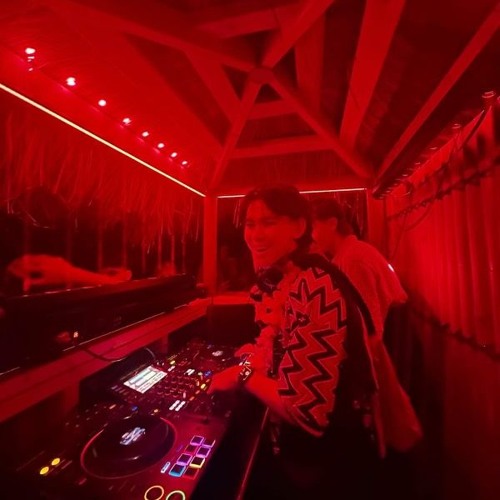Live for the weekend (hardstyle baby)