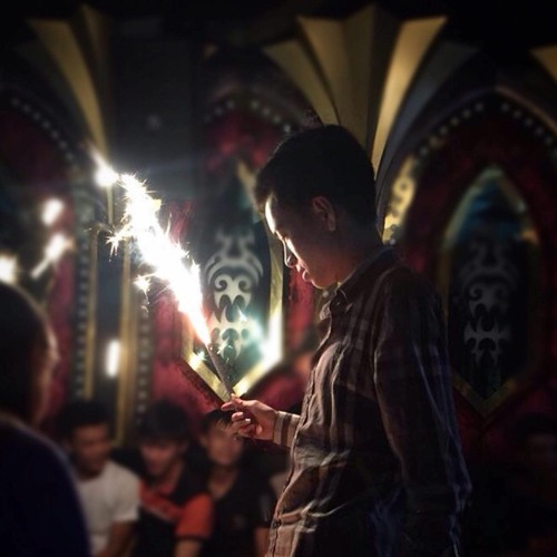 Tiếc Nuối - Vkey