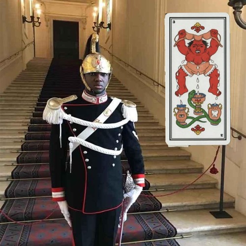 Chiusi per Lutto - Medeeca Palaace
