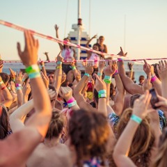 BEACH CLUB VIBES