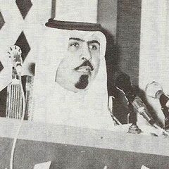 تعالي دقائق نحلُم فيها بنافورةٍ مِن رذَاذ القمَر