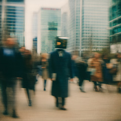 PREMIÈRE: Claudio Crispo - Running Late