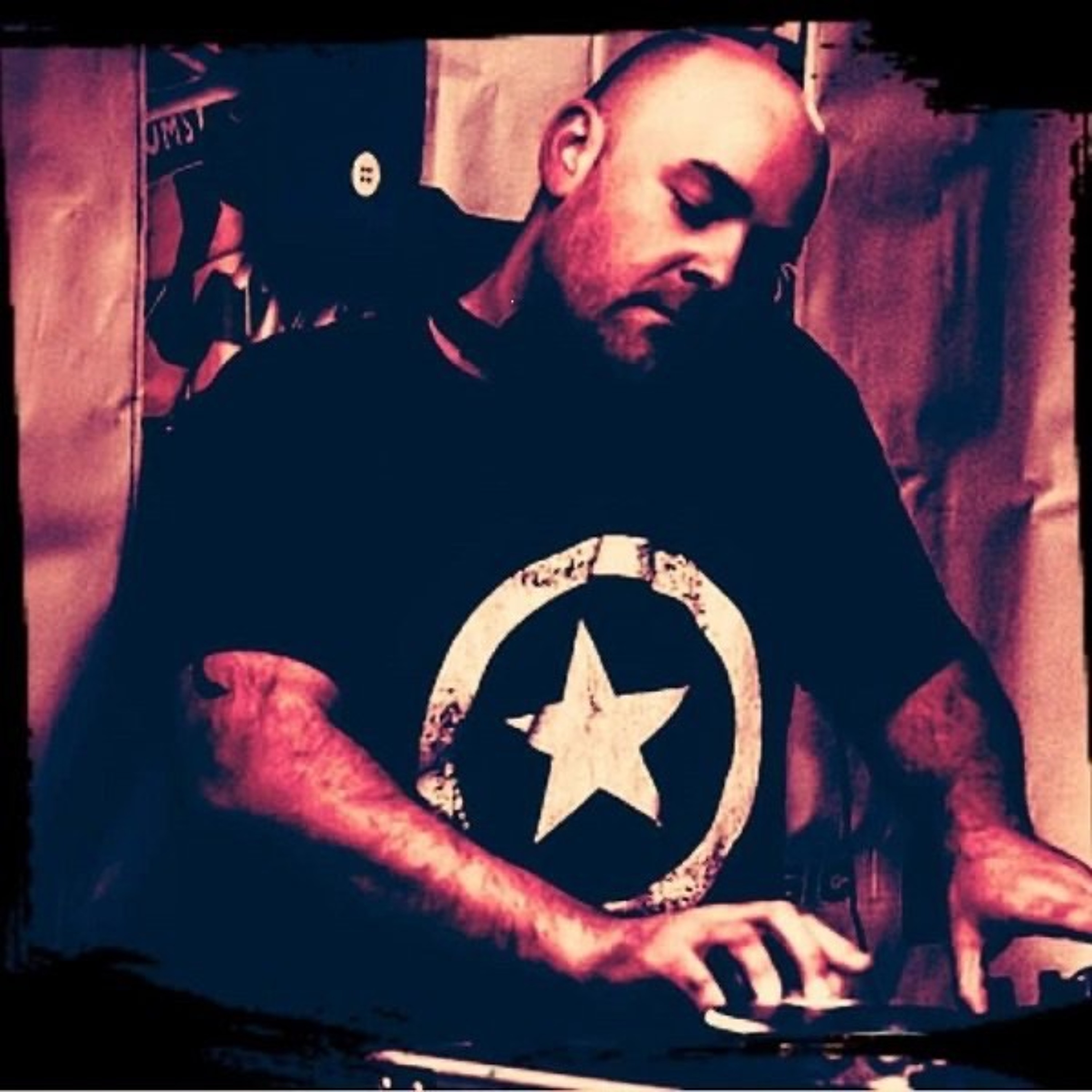 Hot House Hours: Essential House Music Mix