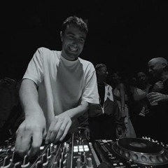 Fred Again.. - Breathe feat. PARISI (ID)