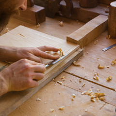 Understanding the Auction Process for Woodworking Equipment