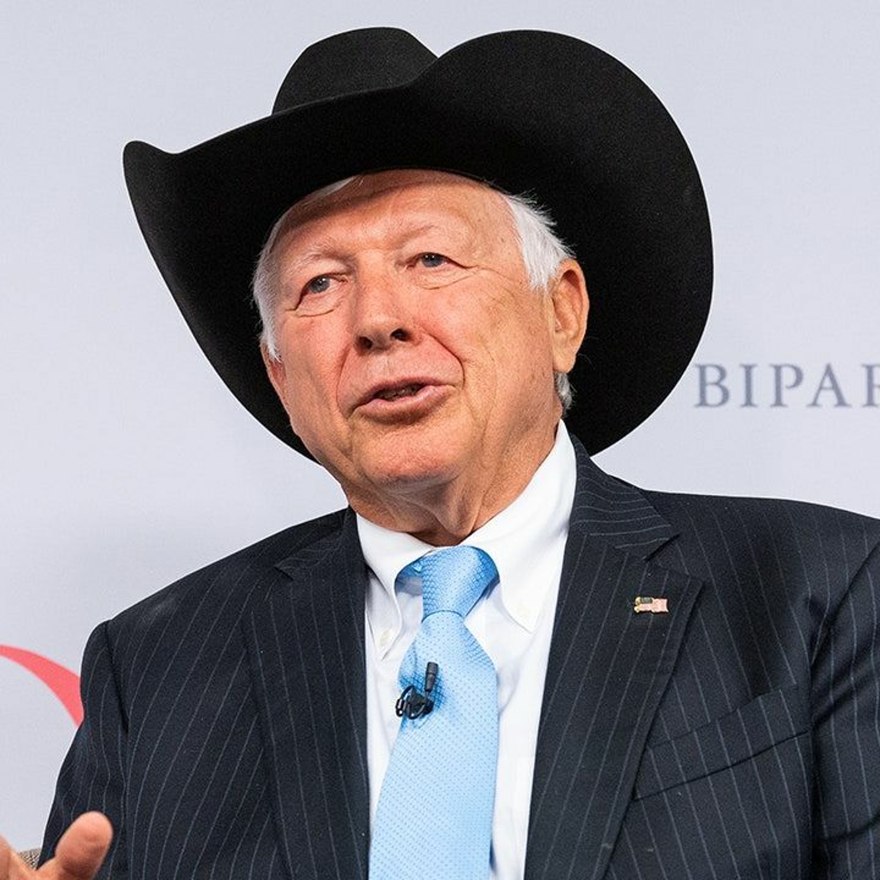 News Brief May 28 | Foster Friess Has Died, Yellowstone Biologists to Capture and Study Grizzlies episode artwork