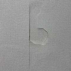 寮の壁に穴開けた