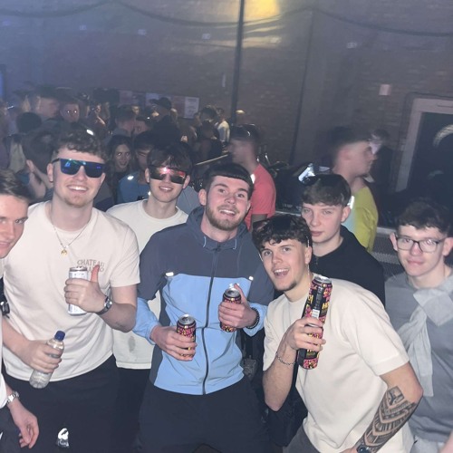 Pauly house is gettin raw