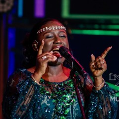 Diana Hamilton-W'ani Ku Me Ho (You Watch Over Me)