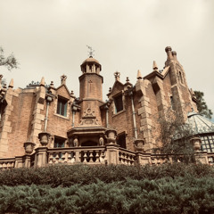 haunted mansion. (200 FOLLOWERS)