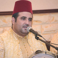 كيف لا أندب الطلول غراماً؟