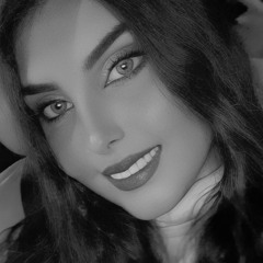 حِجَازيَّة العَينَين مَكيَّةُ الحَشَى❤️