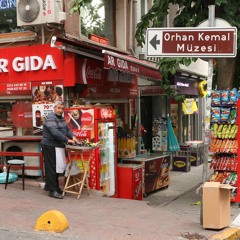 Nobody looks at you, everybody walks at you Version 2