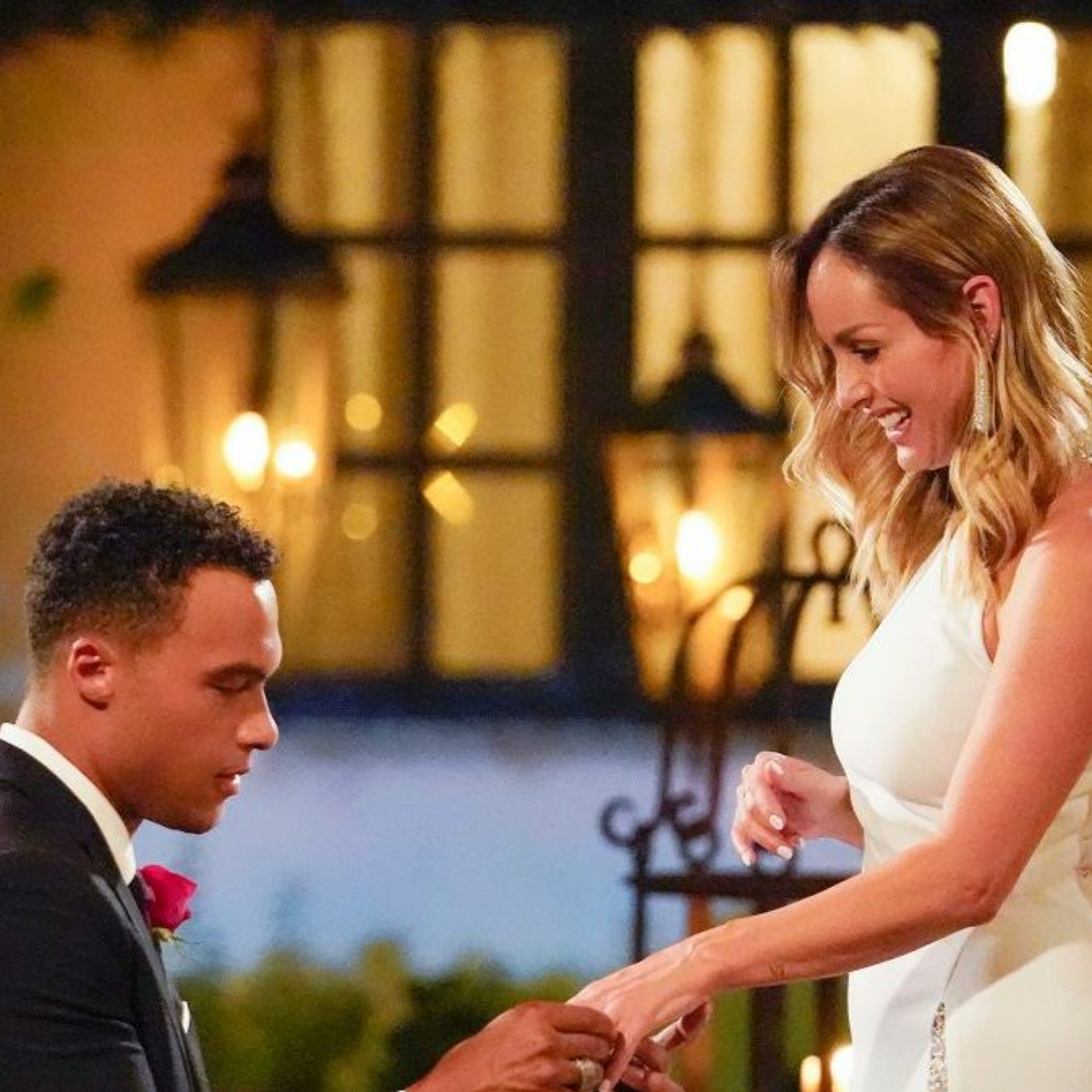 Bachelorette 16 / Episode 4 - Midseason Happy Ending thumbnail