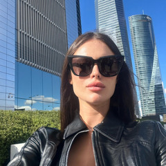 Arount the fu*king world-by soniia9999