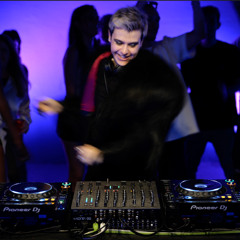 Groove and Hardgrove Techno DJ Set by AARON BLEEK
