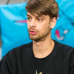 (DJ FUCKING HALLOW) IM CHANDLER