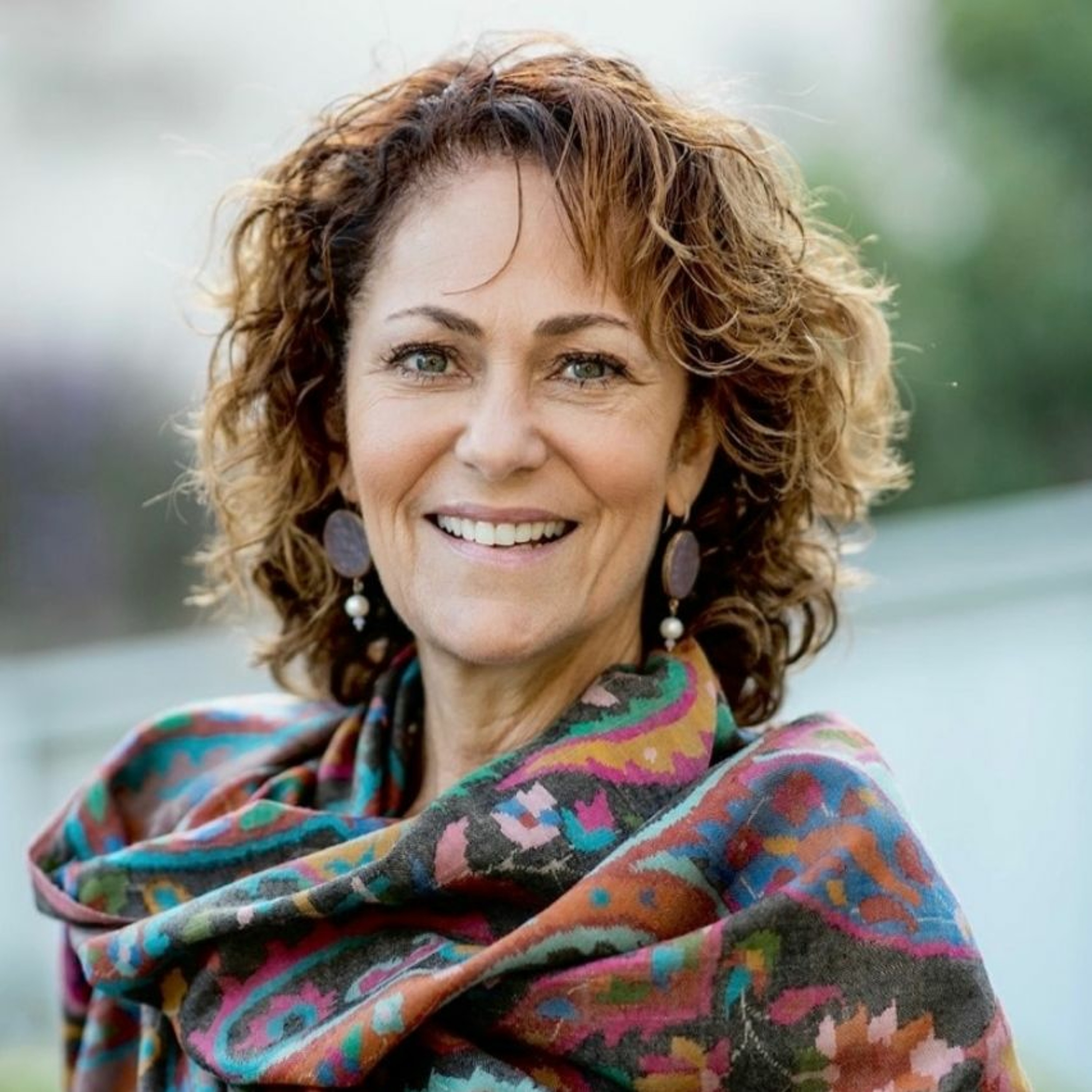 384. Embracing Middlescence: Redefining Aging for a Joyful Life with Barbara Waxman episode artwork