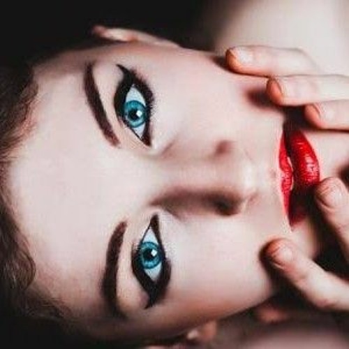 كلام عينيه فى الغرام احلى من الاغانى