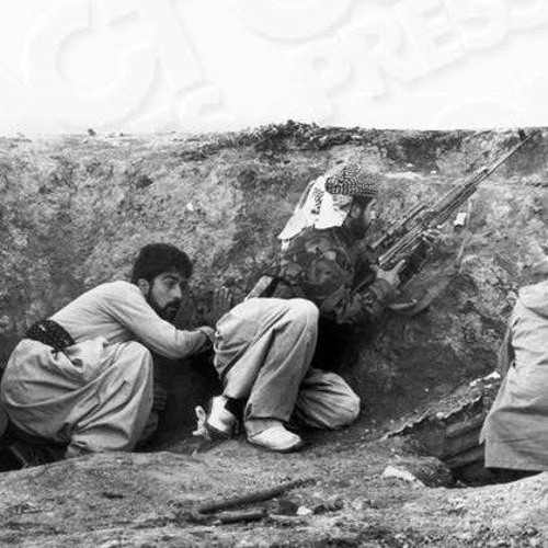 بە تفەنگی بڕنۆ بانە چۆڵ ئەکەم (گوڵی زەرد و سور) _ناسر ڕەزازی