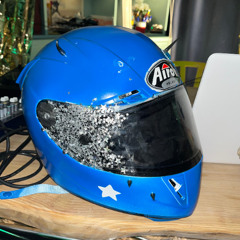 aliens en moto vuelven a casa despues de la fiesta