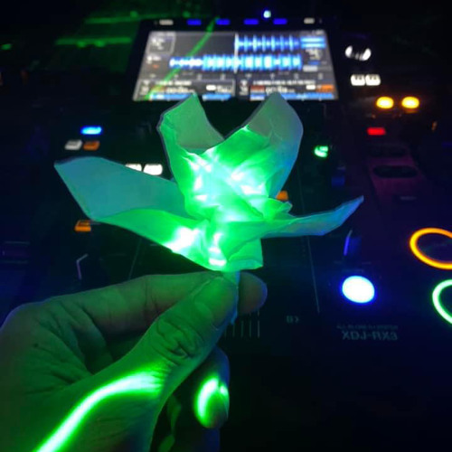 dính theo nước. nonstop viet HuGo