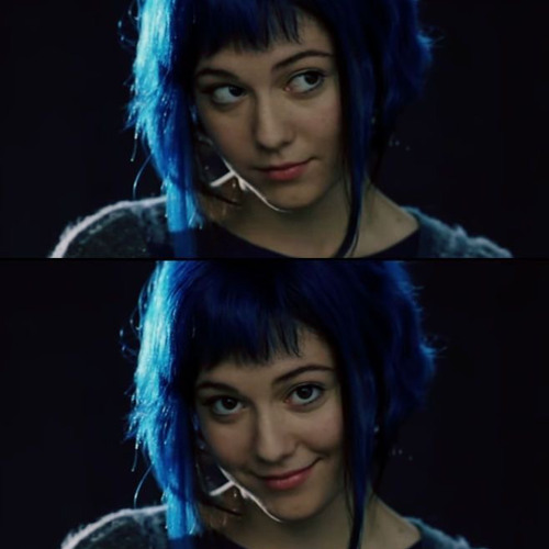 @cl0ud* - shadow figure * hides in snow * #diaryplugg