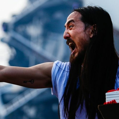 On My Mind vs. Heads Will Roll vs. Pursuit of Happiness Mashup (skip to 1 min)