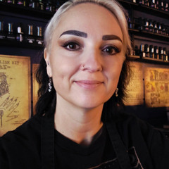 Interview with Nail Technician Pixie White