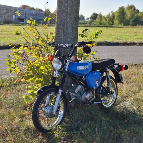 Völlig losgelöst - district.red