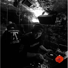 Set 45 tours pour faire la vaisselle et étendre le linge (multigenre dnb mix)