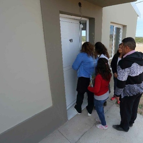 Listen to music albums featuring Inés Pérez Raventos-Equidad de género ...