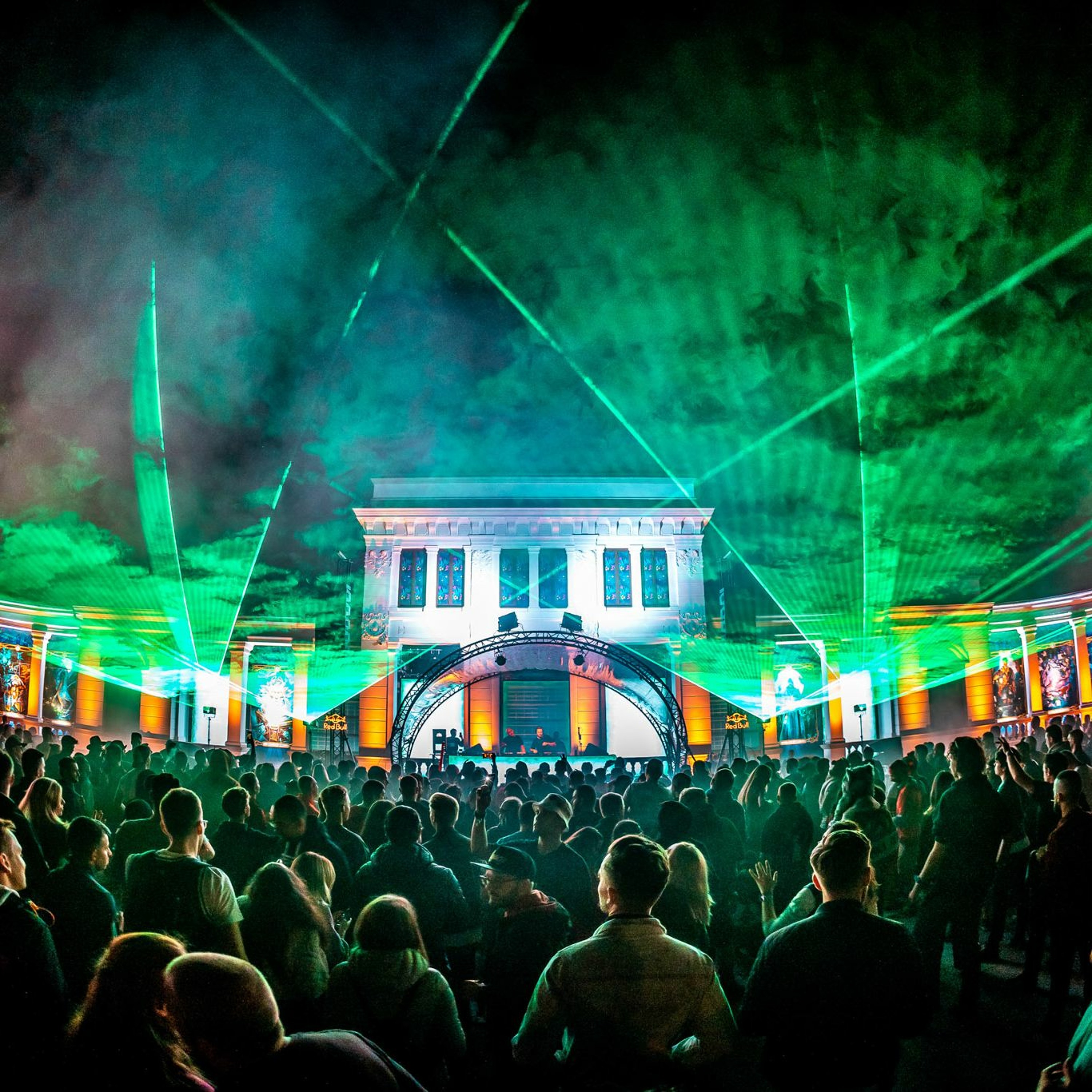 Paul Thomas presents UV Radio