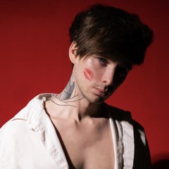 Красное платье