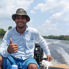 D107 Small Boat Arriving