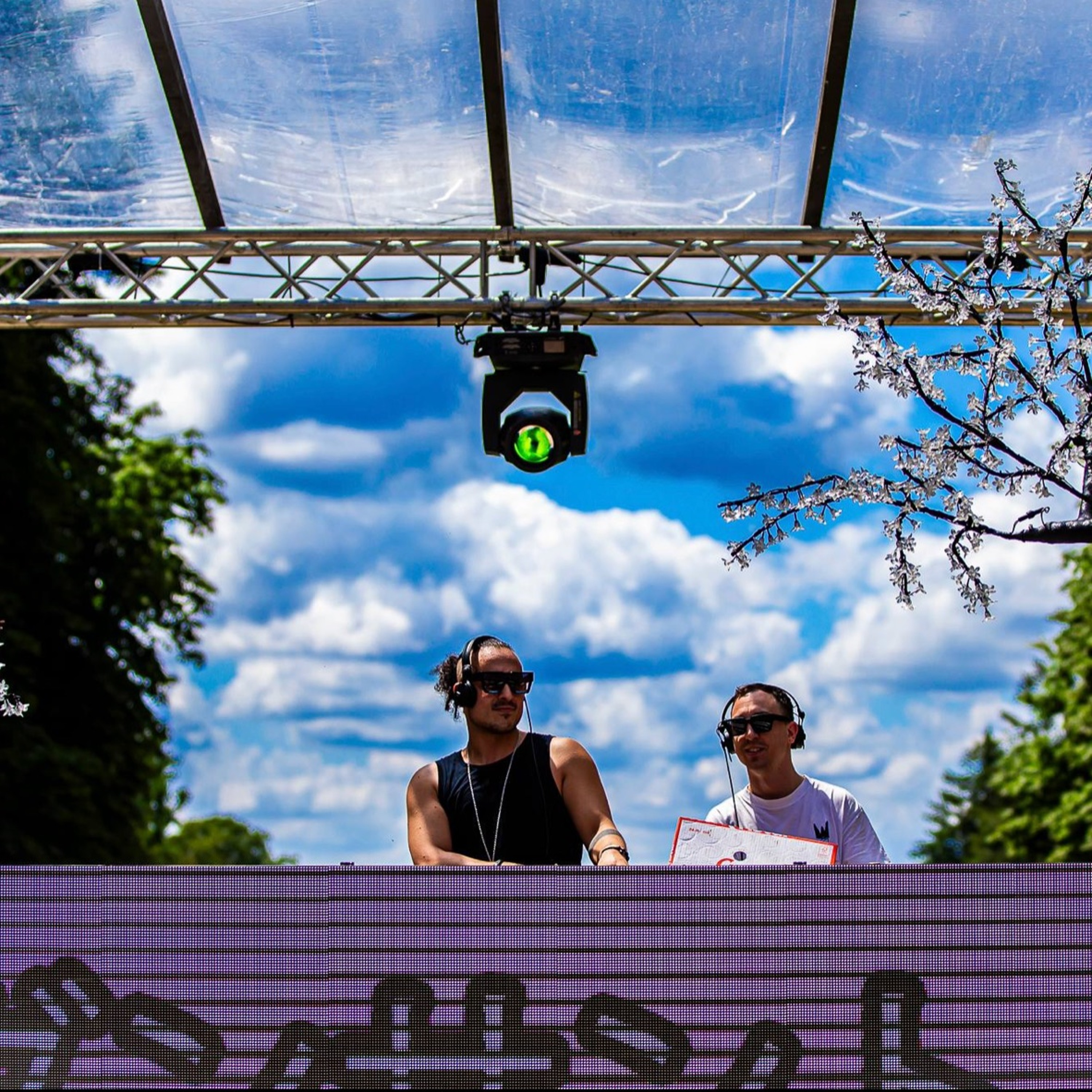 Arkim Diab & Steve Slight @ 15 Years Thé Dansant Manga (Africa Palace) episode artwork
