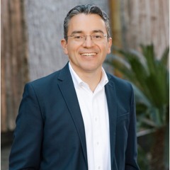 The Future of Educational Leadership in the Digital Age