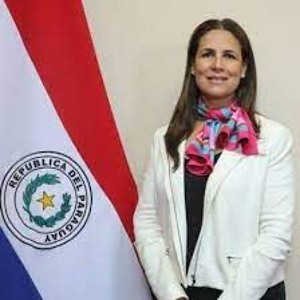 Lorena Méndez, viceministra de Industria, Paraguay, a un paso de fabricar buses eléctricos