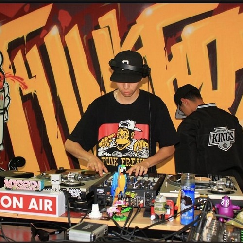 Funk Freaks Radio w/ DJ Zee 080925
