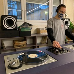 Instore w/ Luuk