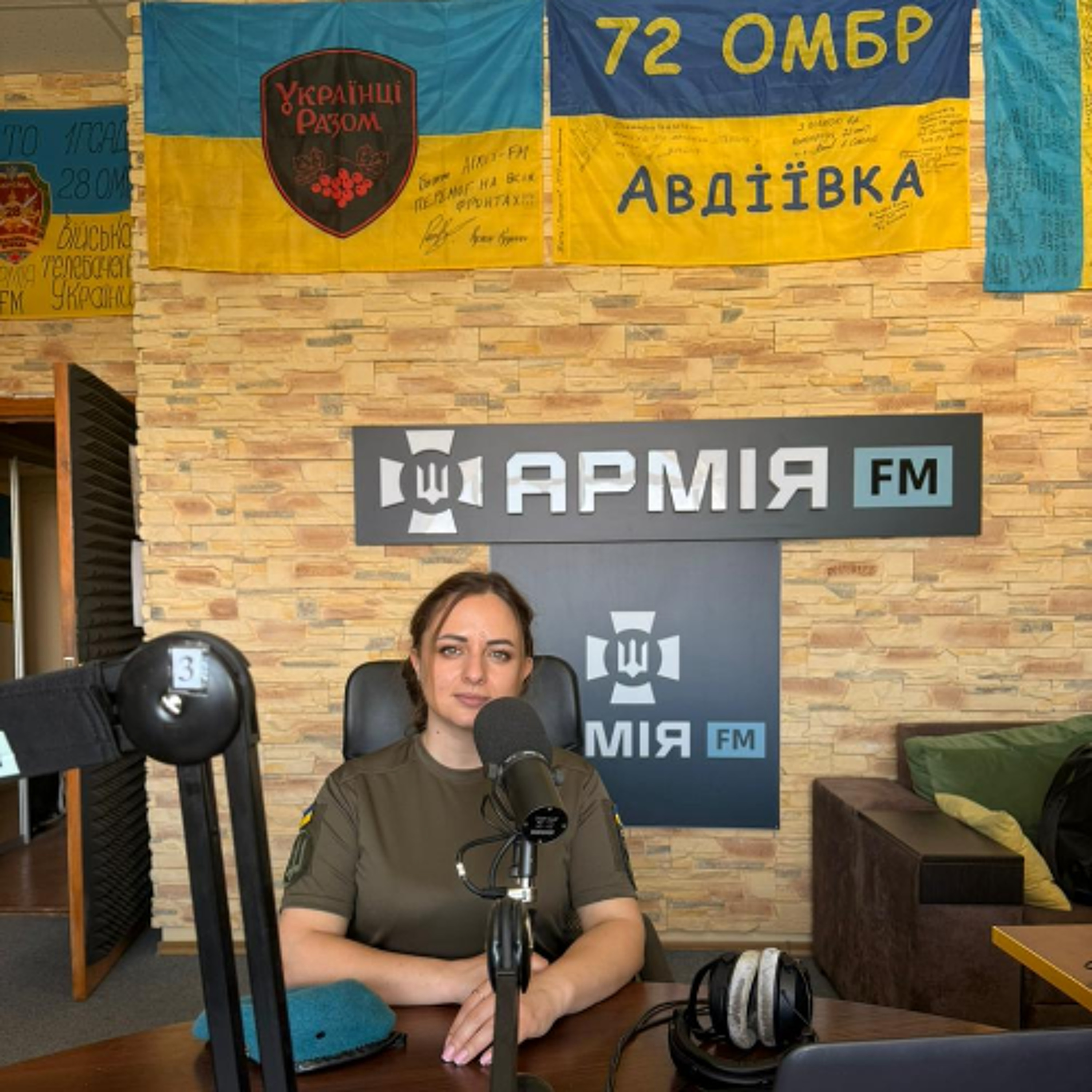 Пісні на фронті, служба в морпіхах і друзі після полону: відверта розмова з Христиною Панасюк