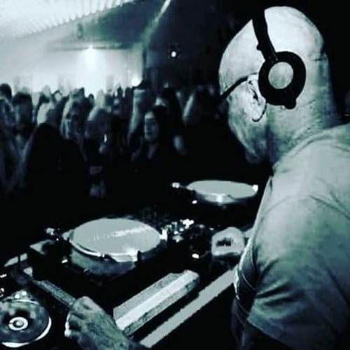 Basement Nights 8 - Mixed By  Mark Howarth