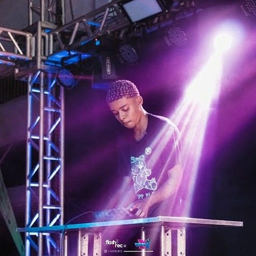 - A DANNY SENTA COM CARINHO SO NÃO VALE SE APAIXONAR (DJ GB DA BARREIRA) SÓ VAPO SÓ VAPO 2K21 KK