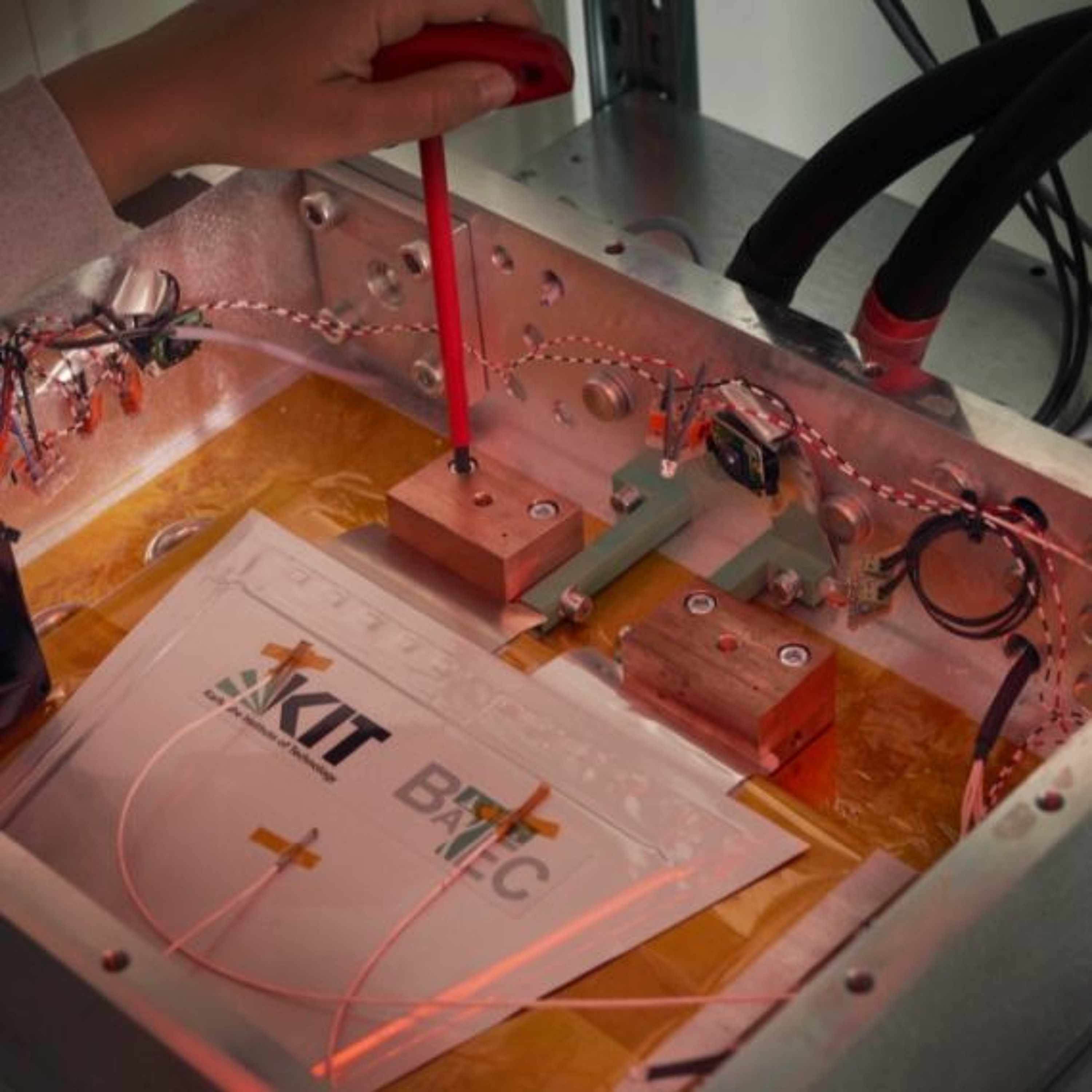 Karlsruher Institut für Technologie ( KIT)