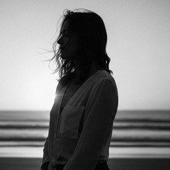 V A E L O R A - Peace Beyond Fear